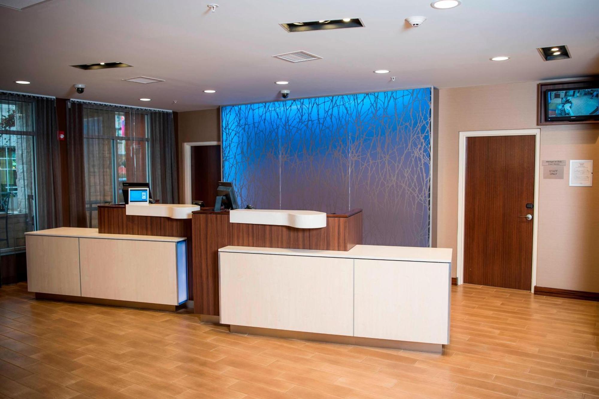 Fairfield Inn & Suites By Marriott Cincinnati Uptown/University Area Bagian luar foto
