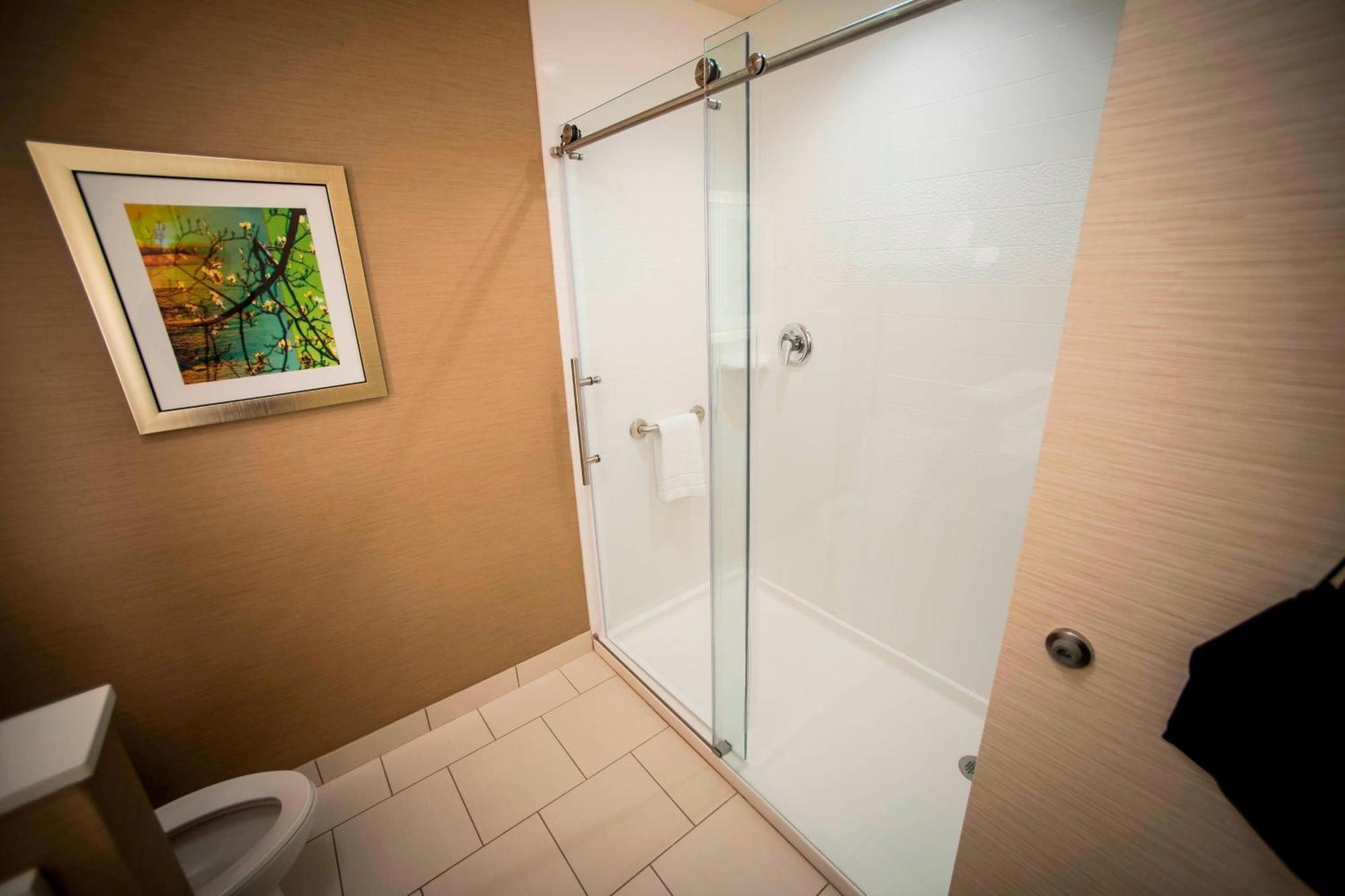 Fairfield Inn & Suites By Marriott Cincinnati Uptown/University Area Bagian luar foto