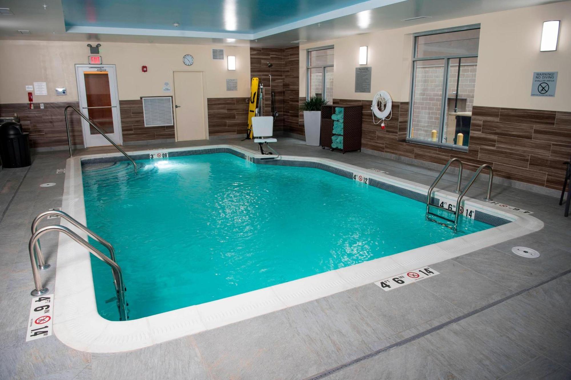 Fairfield Inn & Suites By Marriott Cincinnati Uptown/University Area Bagian luar foto